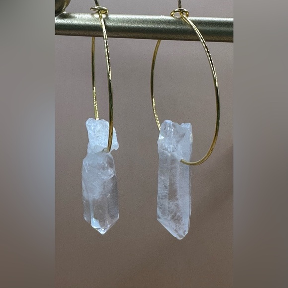 Chic Silver Hoop Earrings with Quartz Charms - Picture 3 of 7